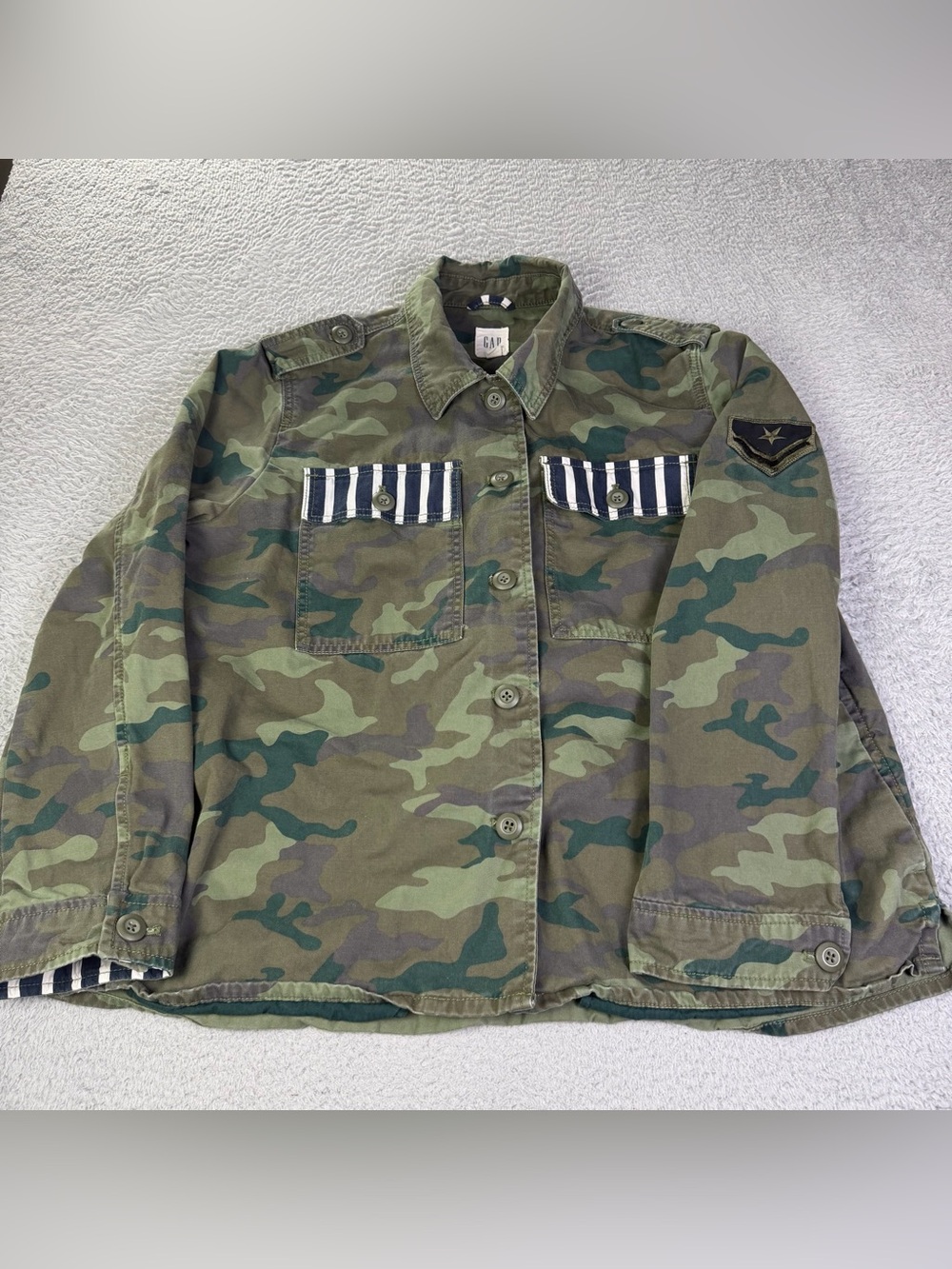 Gap Utility Shirt Shacket Womens XL Green Camo Button Outdoors Military  Y2K - Picture 2 of 11